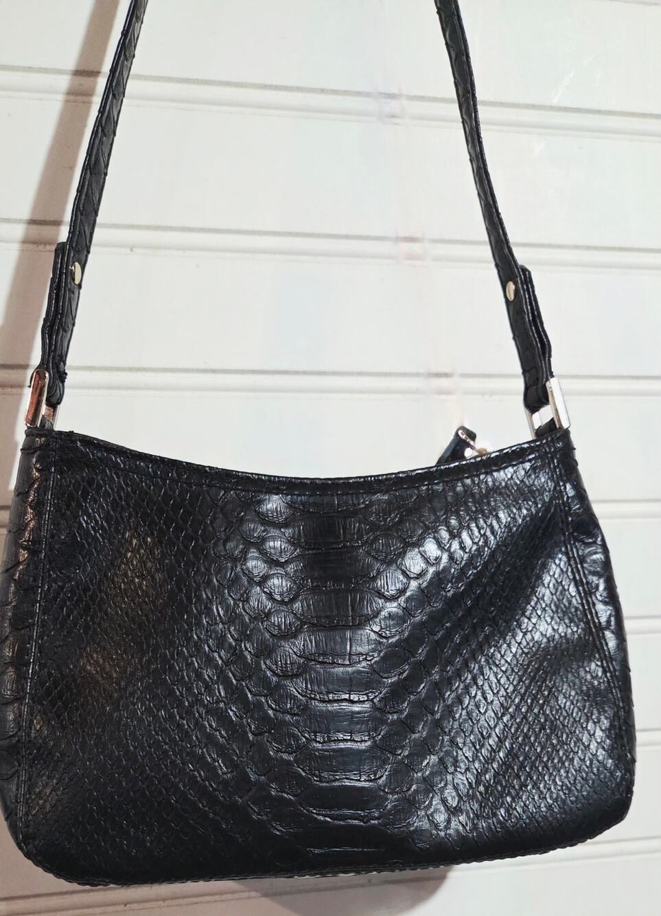 Liz Claiborne Black Faux Croc Embossed Shoulder Bag Zip Top Purse